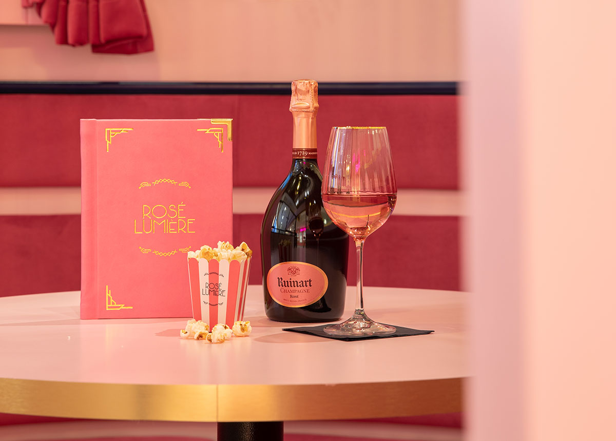Rose-Lumiere-Poster-Table